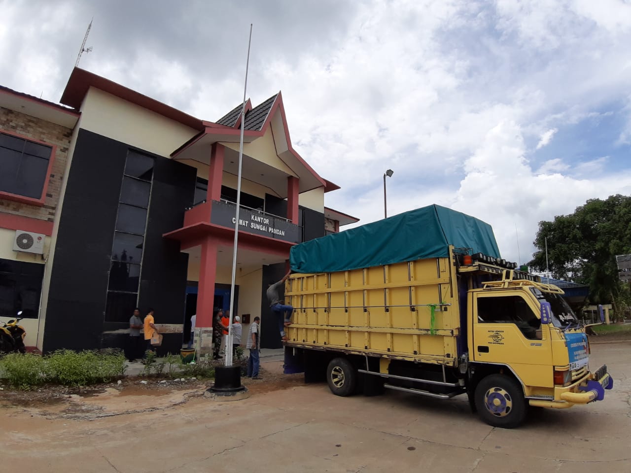Distribusi Logistik Pemilu HSU Selesai