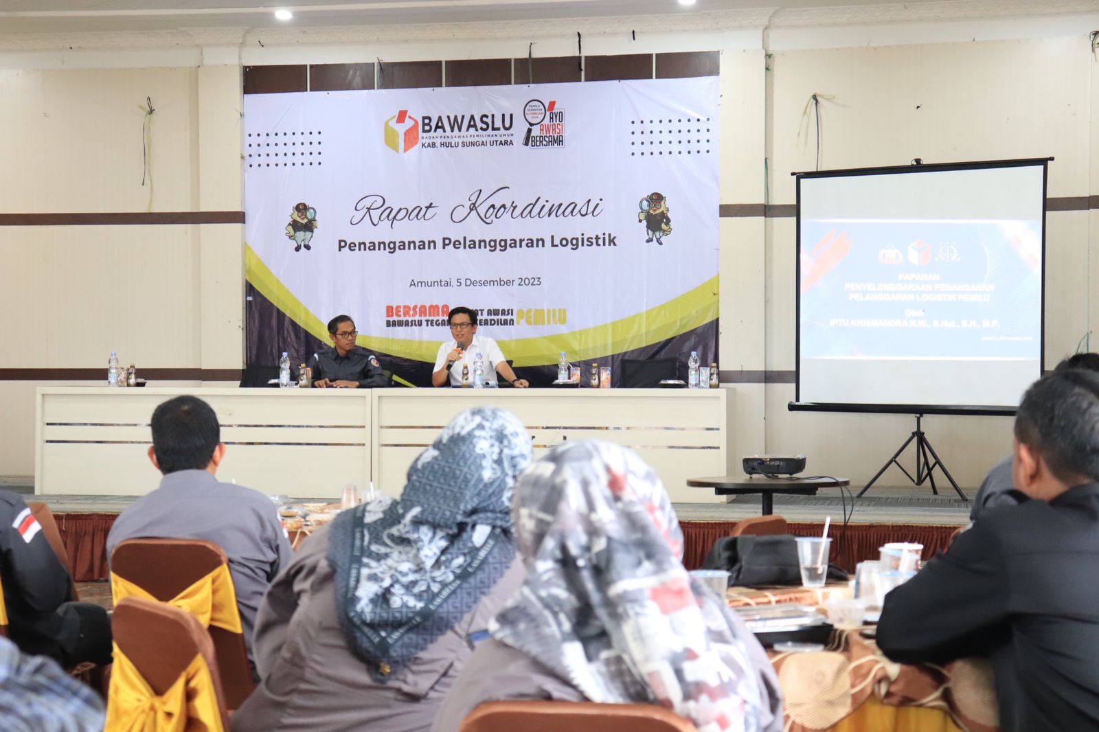 Rapat Koordinasi  Bawaslu HSU: Koordinasi Terintegrasi untuk Atasi Potensi Pelanggaran Logistik Pemilu 2024"""