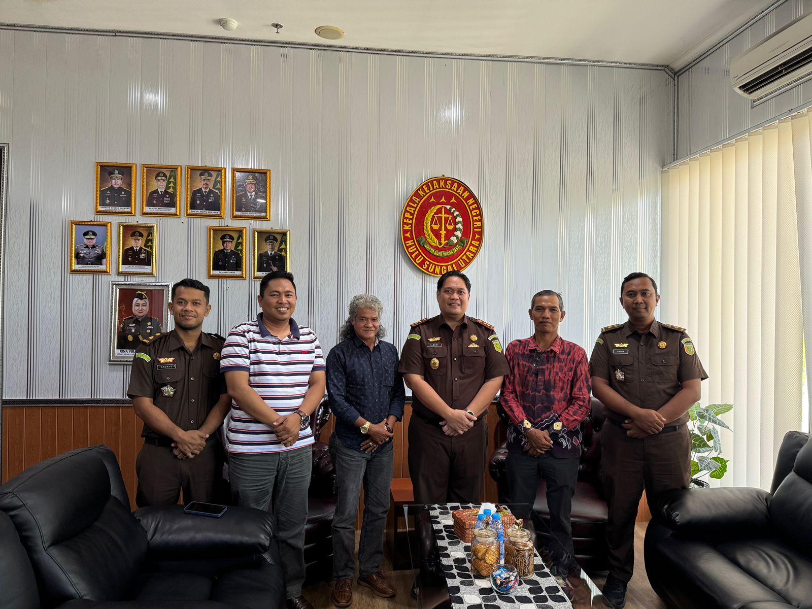 Silaturahmi dengan Kajari HSU