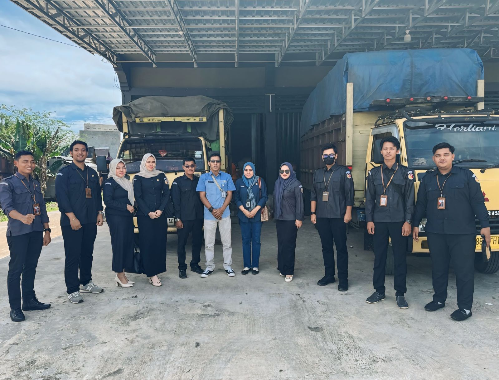 BAWASLU HSU PASTIKAN PROSES MUAT LOGISTIK DAN SERAH TERIMA BMN EKS LOGISTIK PEMILIHAN TAHUN 2024