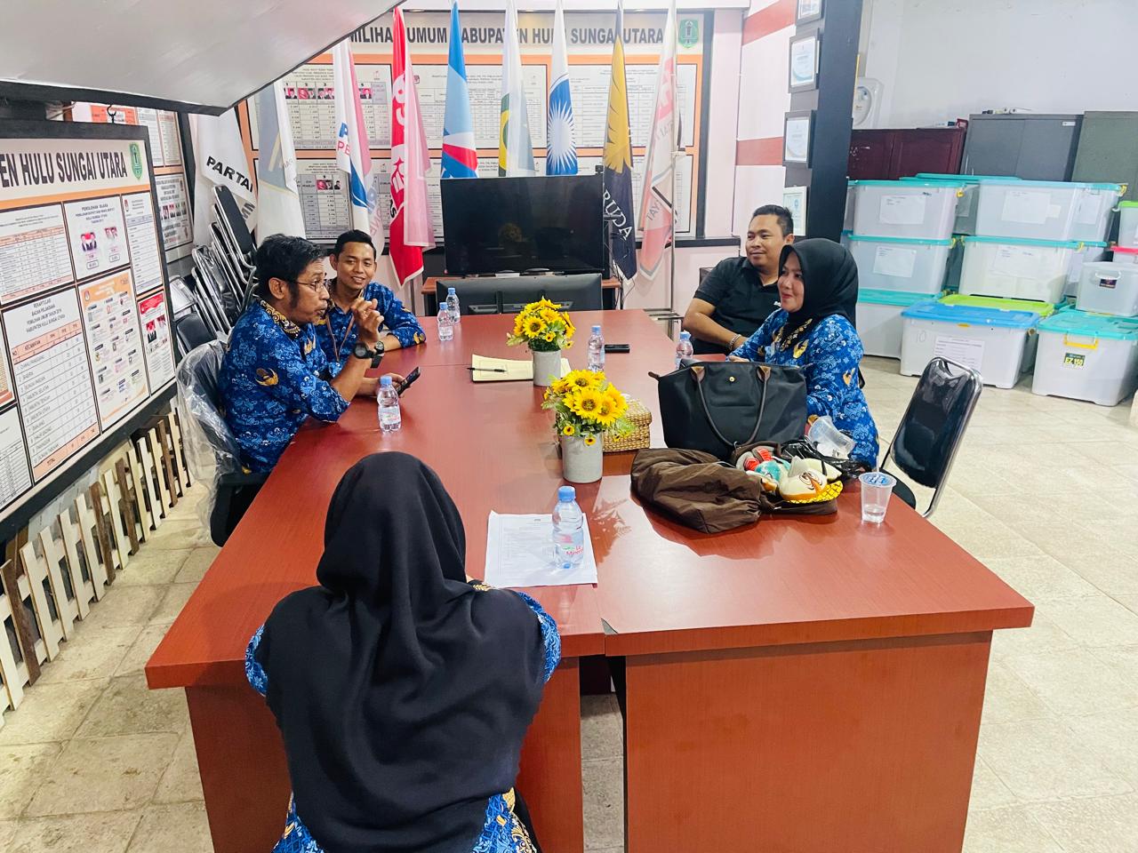 Koordinasi dengan KPU HSU