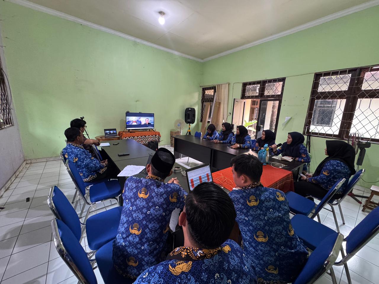 Rapat Mingguan Kesekretariatan