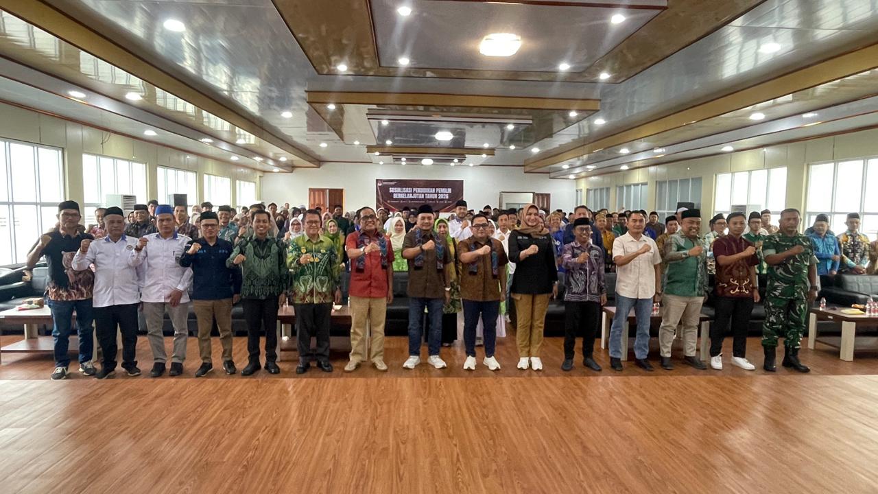 Seminar Nasional bertema “Demokrasi: Pemilu dan Pilkada Indonesia”