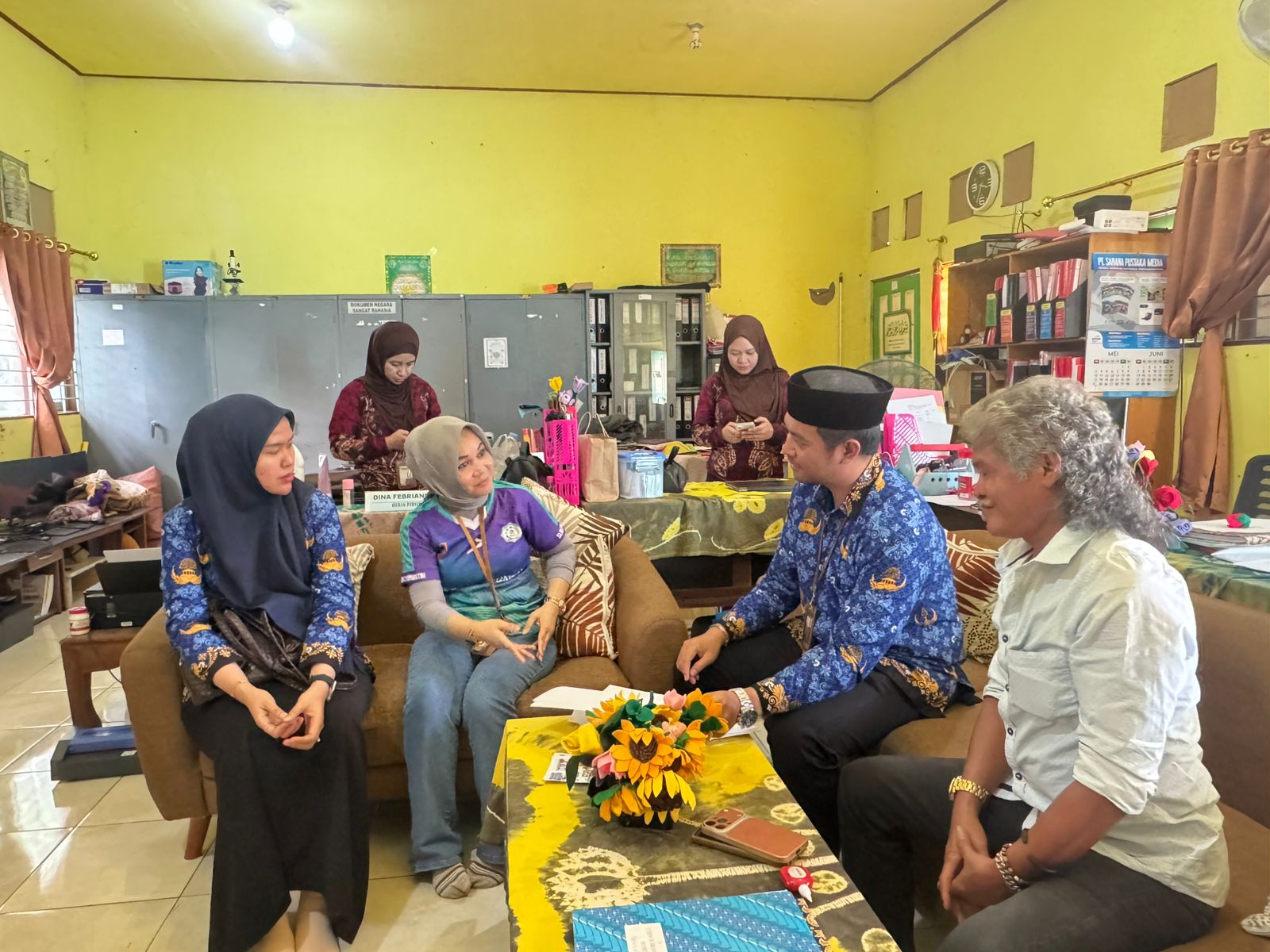 Demokrasi Inklusif untuk Semua, Bawaslu HSU kunjungi SLB Negeri 2 Amuntai