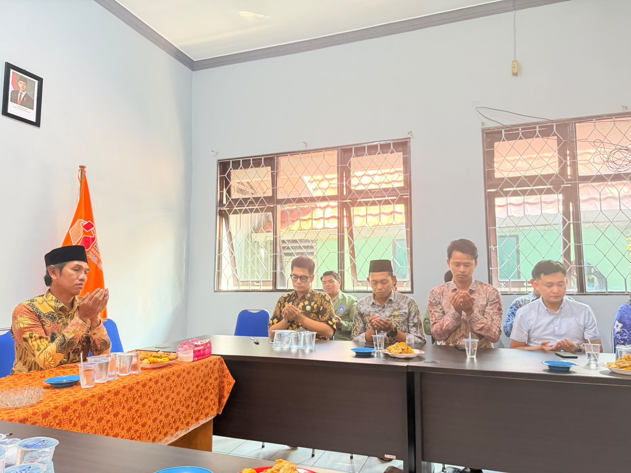 Bawaslu HSU Perkuat Nilai Spiritual dan Kebersamaan Melalui Kegiatan Jumat Sehati