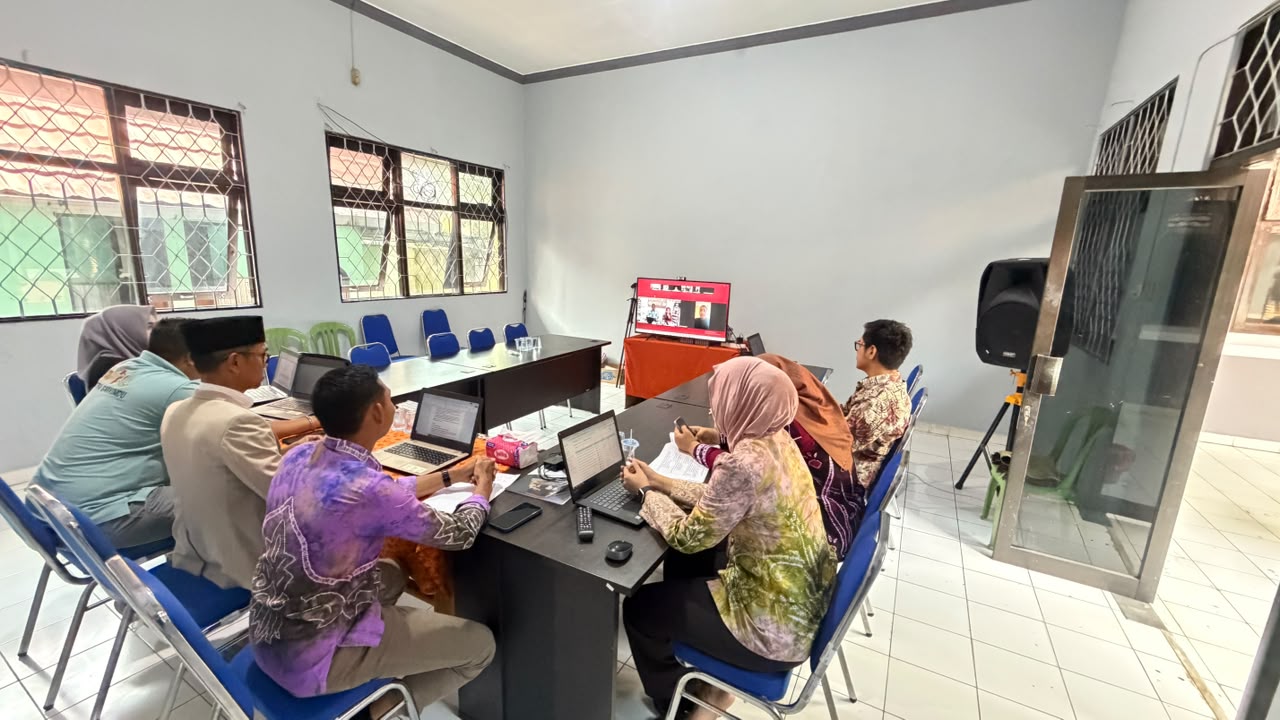 Bawaslu HSU Ikuti Rapat Monitoring dan Evaluasi Pengisian SAQ serta Penguatan Keterbukaan Informasi Publik