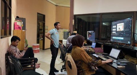 Tim Humas Bawaslu HSU Mulai Tahap Editing “Bawaslu Membelajarkan Volume 2