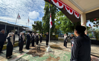 Apel pagi senin sebagai wujud disiplin dan kekompakan