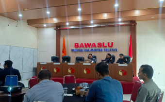 Bawaslu Kalimantan Selatan Gelar Rapat Pengawasan Pemutakhiran Data Parpol, Tekankan Pentingnya Koordinasi dengan KPU