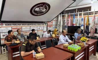 Bawaslu HSU hadiri Rapat Pleno PDPB Triwulan IV Tahun 2025