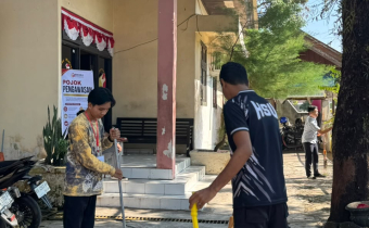 Tak Sekadar Bersih-Bersih, Jumat Sehati dan Jumpa Berlian Perkuat Budaya Gotong Royong di Bawaslu HSU